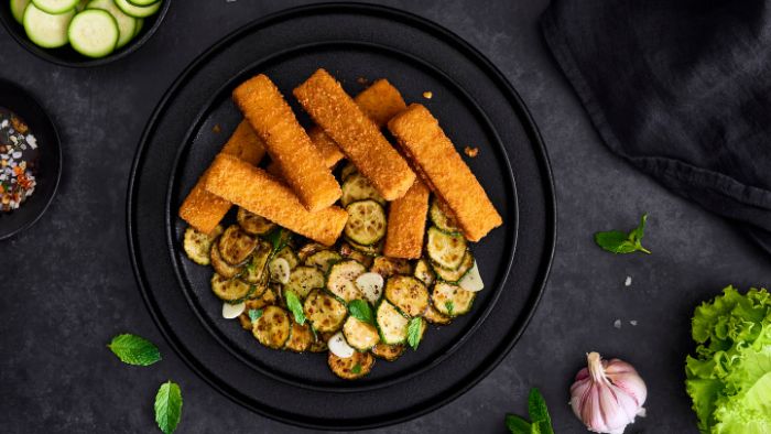 Bastoncini di merluzzo con zucchine alla scapece